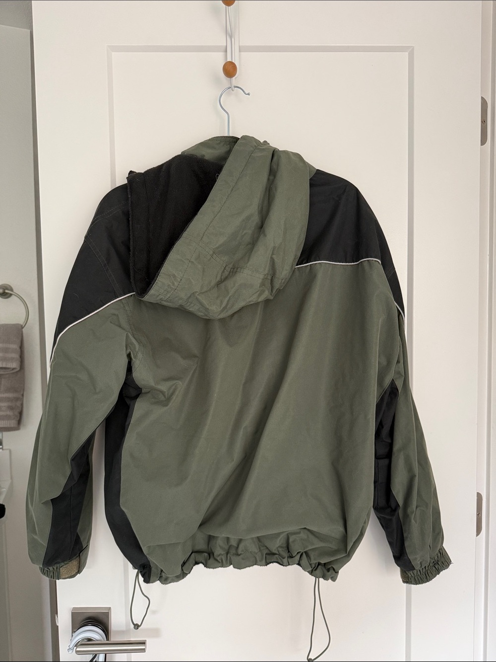 Yellowstone Reversible Hooded Rain Jacket in Olive Green and Black - Picture 3 of 5